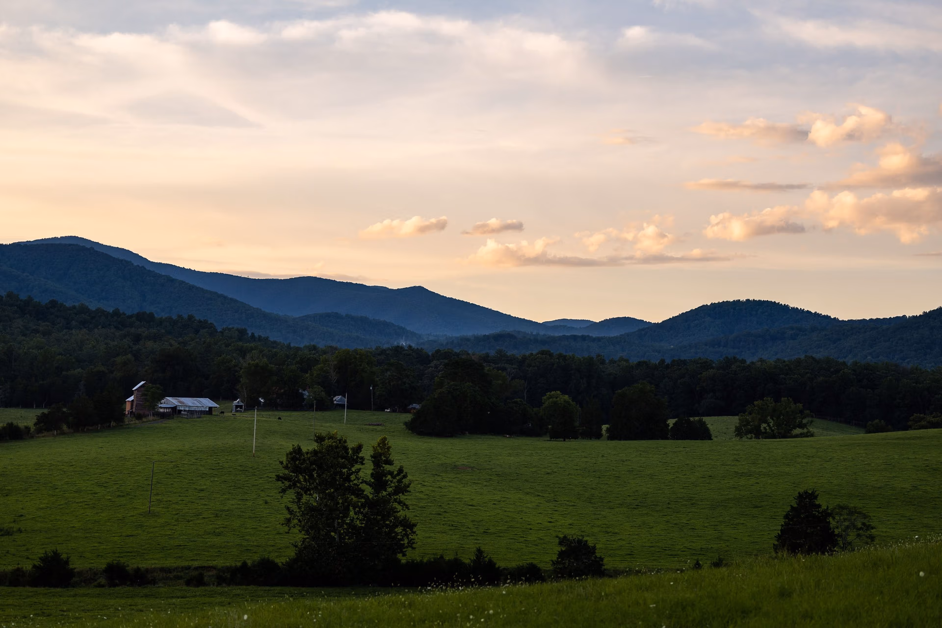 Scenic Shenandoah Valley Virginia grasslands at dusk