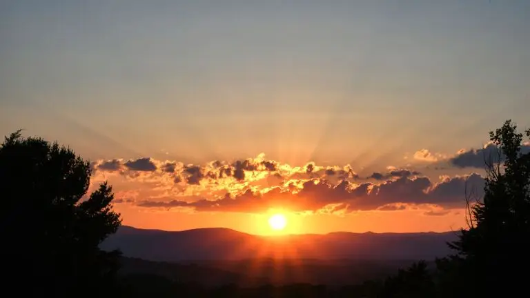 Sunset over the Shenandoah Valley mountains
